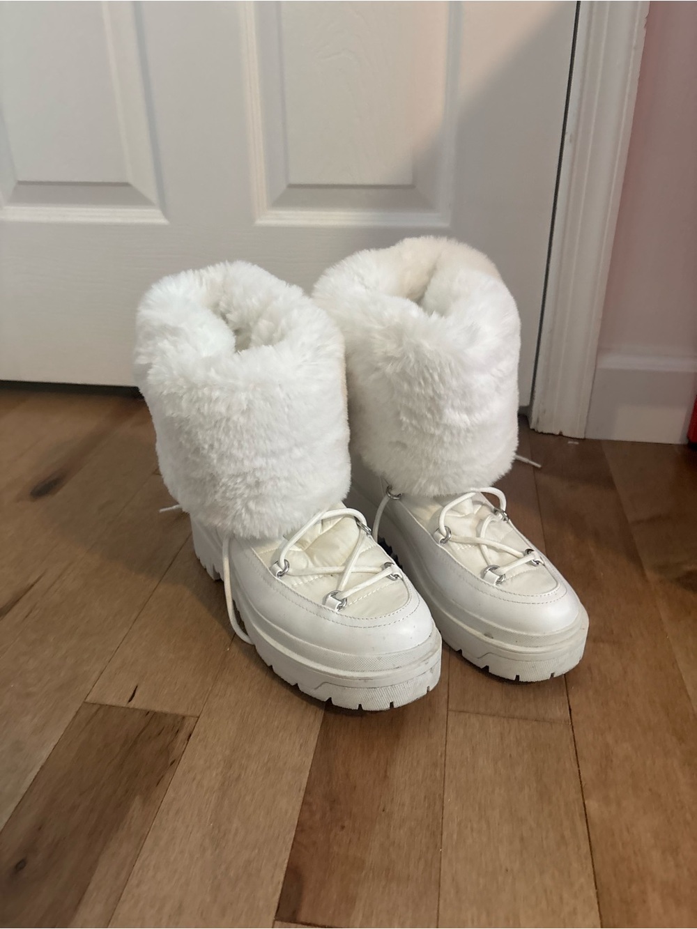 Guess White Faux-Fur Platform Winter Boots